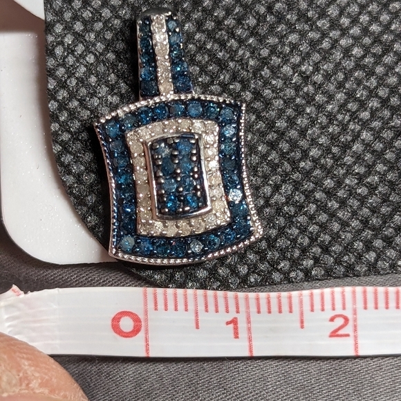 Blue and silver real diamond paint 1 and 1/2 carats - Picture 3 of 13